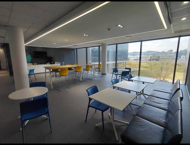2,495M² OFFICE TO LET IN NOORDWYK